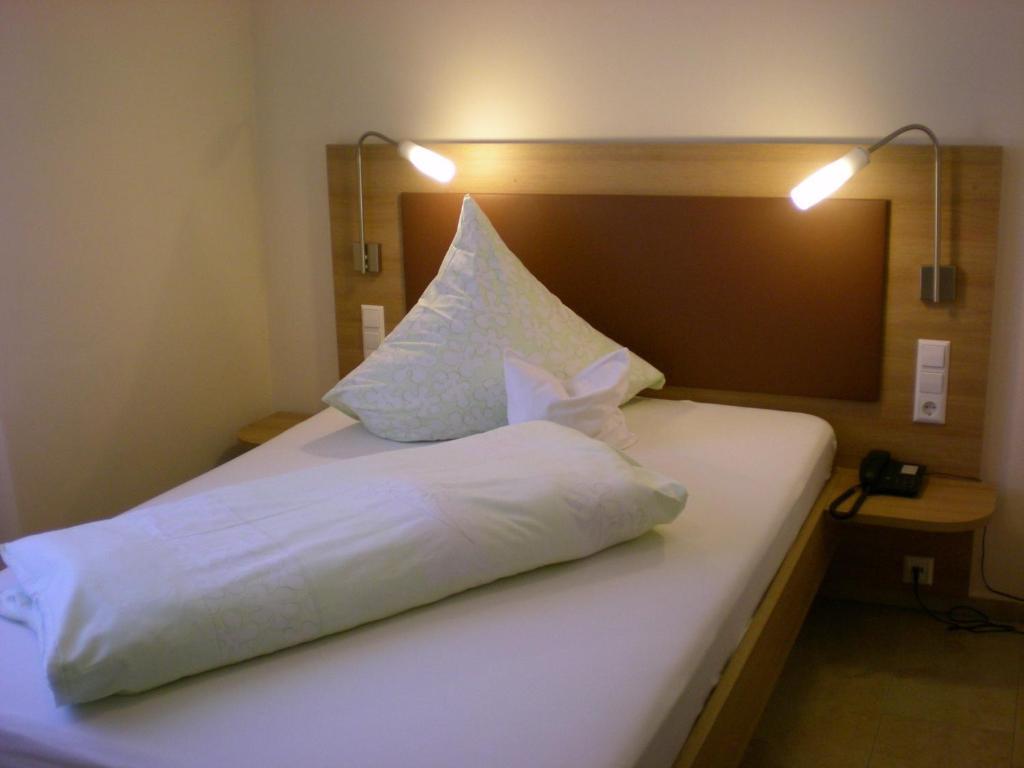 Hotel Goldener Loewe Guenzburg Bilik gambar